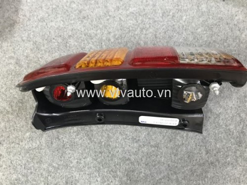Đèn hậu trái Ford Escape 2002