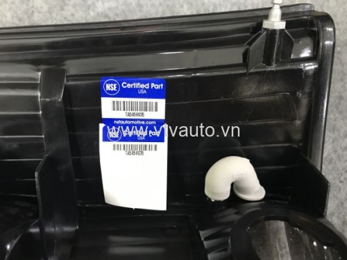Đèn hậu trái Ford Escape 2002