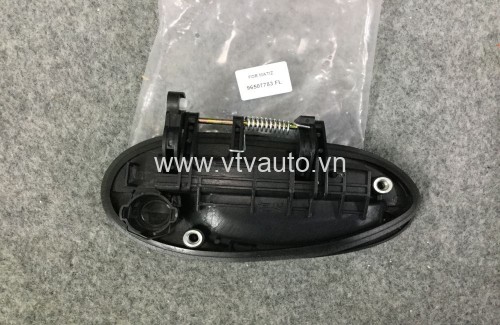 Tay mở ngoài trước trái Daewoo Matiz 2