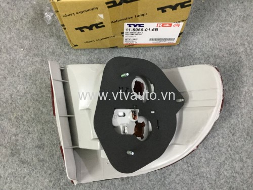 Đèn hậu ngoài bên phải Toyota Corolla 1997-2001