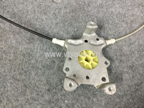 Com pa lên kính trước phải Nissan Bluebird U12, 1989-1992