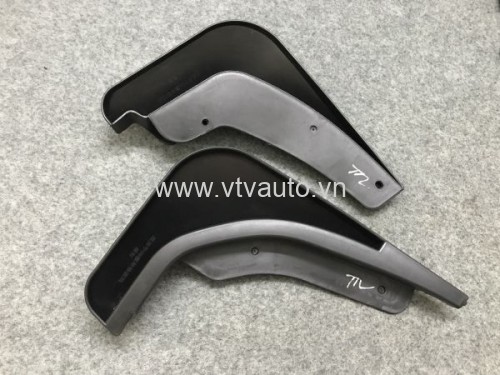Chắn bùn bánh xe Ford Focus (4 cửa)