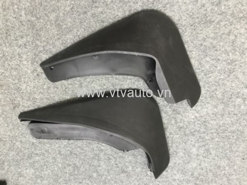 Chắn bùn bánh xe Ford Focus (4 cửa)