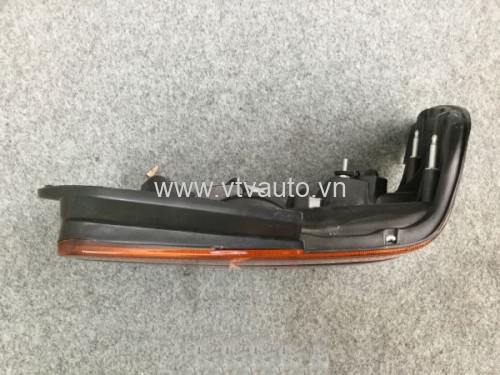 Đèn hậu ngoài bên phải Toyota Corolla 1992-1996