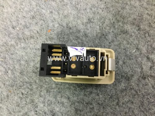 Công tắc lên kính sau Mazda 626, 2000-2002