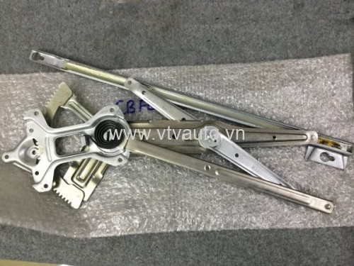Compa lên kính trước trái Honda Accord 1991-1993