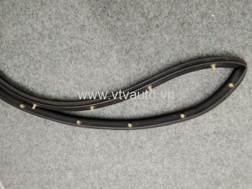 Gioăng cánh cửa sau trái Mazda 323,Ford Laser,Kia Spectra
