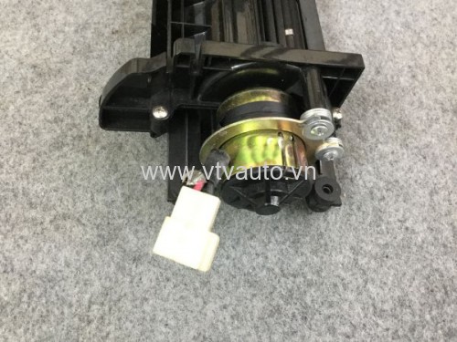 Mô tơ + cánh quạt gió trần bên phải Mitsubishi Jolie 1998-2002
