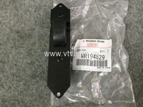 Công tắc kính cửa trước bên phải Mitsubishi Jolie 1998-2002
