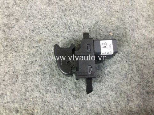 Công tắc bấm kính sau Ford Everest 2009-2012