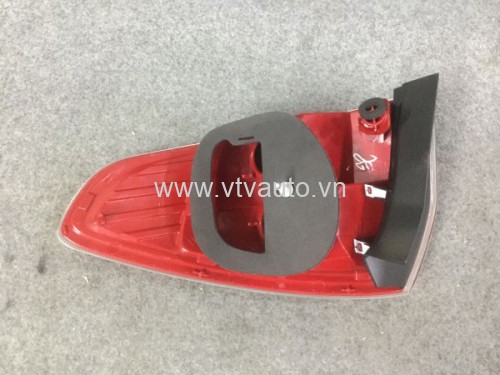Đèn hậu ngoài bên trái Ford Fiesta 2010-2014