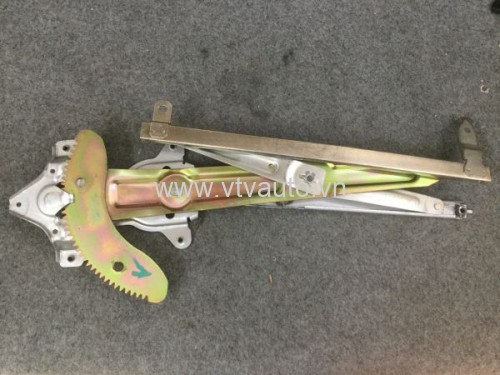 Compa lên kính trước trái Toyota Crown 1992-1996