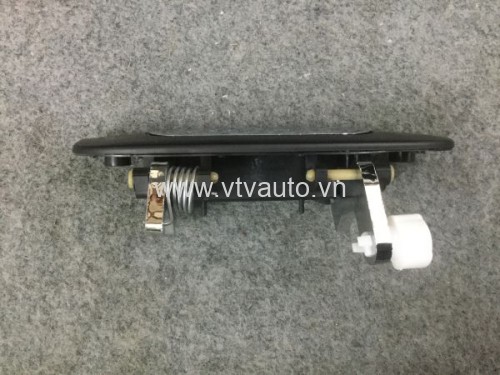 Tay mở ngoài sau phải Ford Laser 2002