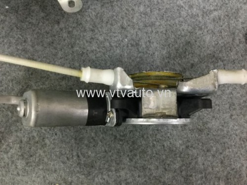 Compa + Mô tơ lên kính trước trái Nissan Bluebird U12, 1990-1992