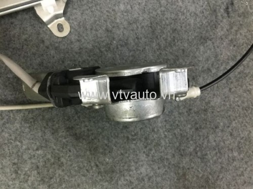Compa + Mô tơ lên kính trước trái Nissan Bluebird U12, 1990-1992