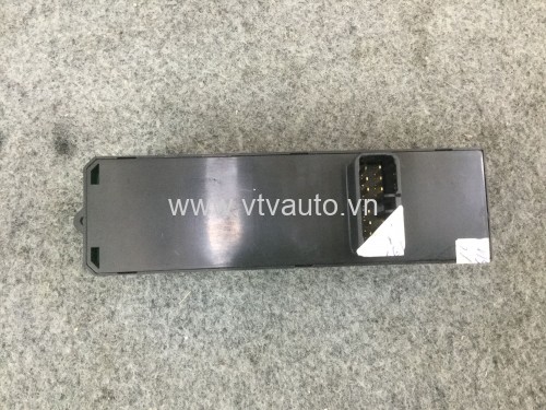 Công tắc lên kính tổng Mitsubishi Pajero V93