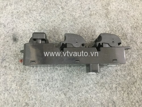 Công tắc lên kính tổng Mitsubishi Pajero V93