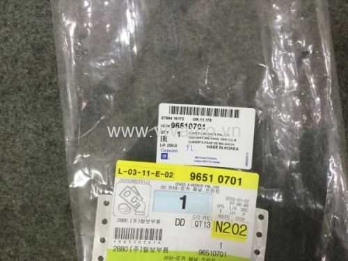 Ốp nhựa bậc lên xuống trước trái Daewoo Nubira 1.6