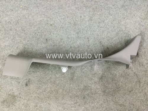 Ốp nhựa bậc lên xuống sau phải Daewoo Nubira 1.6