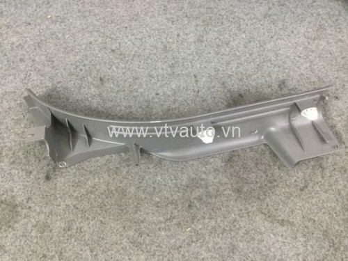 Ốp nhựa bậc lên xuống sau phải Daewoo Nubira 1.6