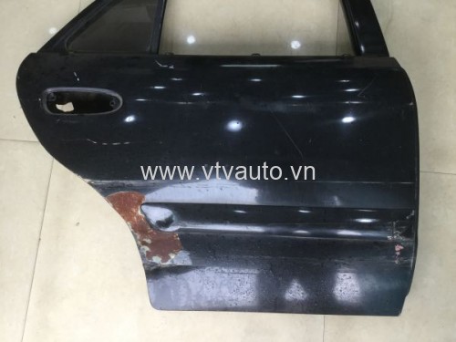 Cánh cửa sau phải bãi Mazda 626, 2001-2004