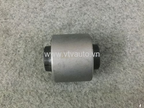 Cao su càng a trước nhỏ Toyota Land Cruiser