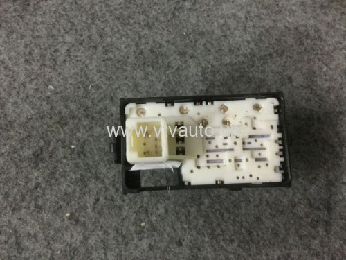 Công tắc lên kính trước phải Toyota Camry VN 2006-2012