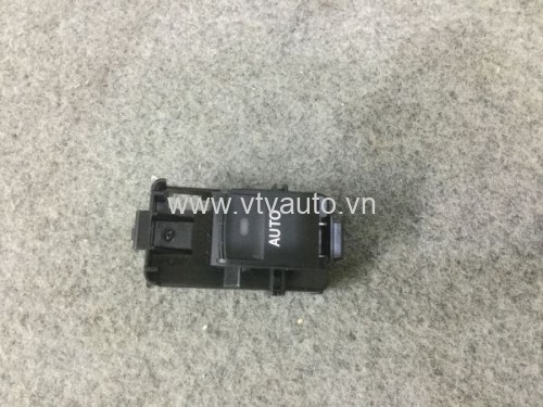 Công tắc lên kính trước phải Toyota Camry VN 2006-2012