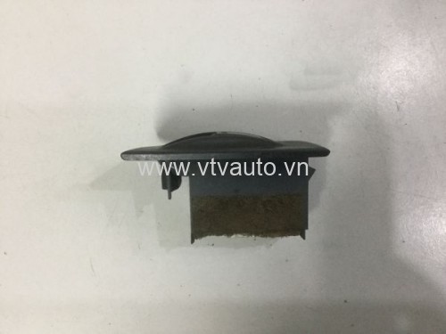 Công tắc đơn lên kính sau lái (liền ốp) bãi Toyota Camry 1995