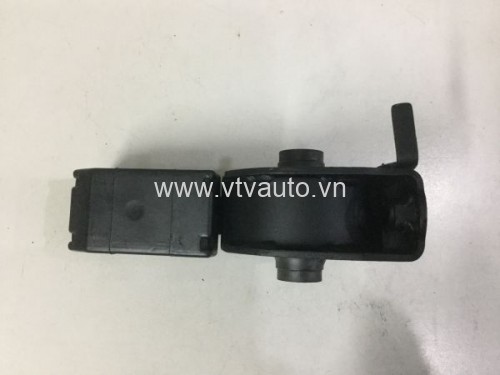 Chân máy phía trước ngay két nước Toyota Corolla Altis 2002-2007