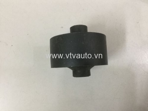 Chân máy trước dưới két nước Toyota Corona 1992