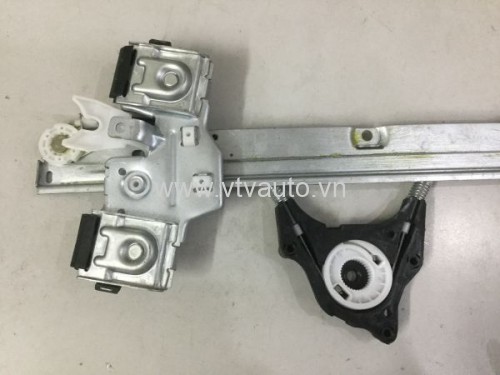 Compa lên kính trước phải Ford Fiesta 2011-2016