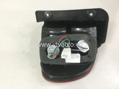 Đèn hậu ngoài trái Hyundai Starex 2001-2003