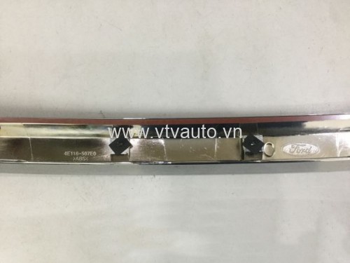 Nẹp mạ đầu nắp capo Ford Escape 2008-2012