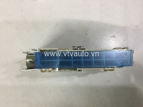 Hộp cầu chì ngoài Toyota Fortuner 2012-2016