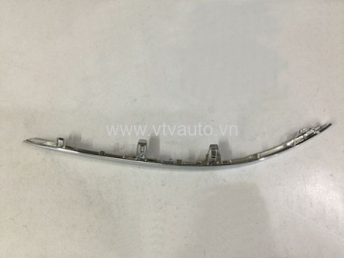 Mí nẹp mạ crom trên đèn gầm trái Toyota Camry 2007-2011
