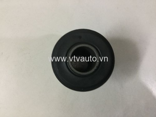 Cao su càng A trên to Toyota Hiace 1992-2005