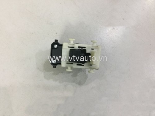 Công tắc lên kính sau phải Mercedes C180, 2001-2005