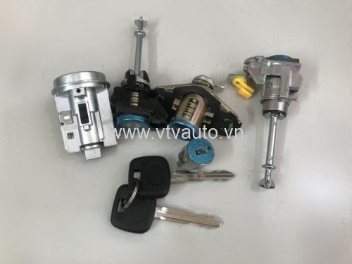 Bộ khóa cửa toàn xe Toyota Hilux Vigo