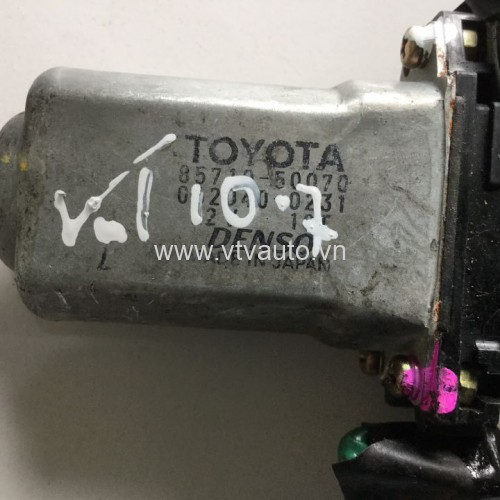 Mô tơ lên kính sau phải có auto Toyota Land Cruiser 2004