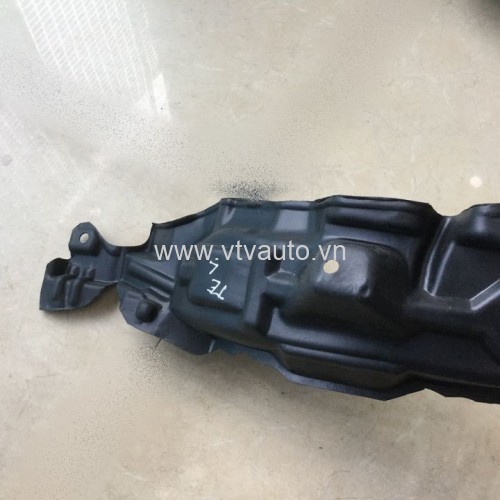 Chắn bùn lòng dè trước trái Daihatsu Terios