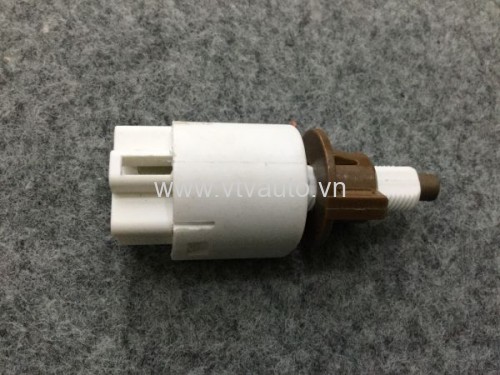 Công tắc chân phanh, báo đèn phanh Toyota Yaris ,2005-2016