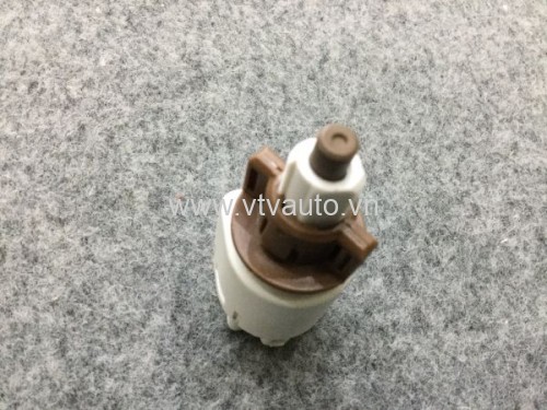 Công tắc chân phanh, báo đèn phanh Toyota Vios,2008-2013
