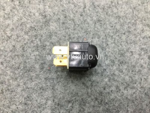 Công Tắc Lên Kính Bên Phụ Mercedes Spinter