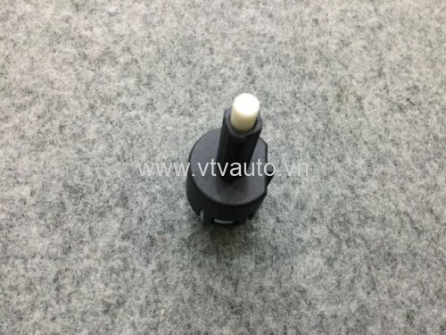 Công tắc chân phanh Mitsubishi  Triton