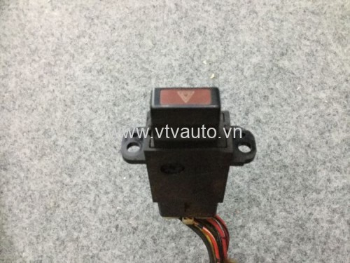 Công tắc cảnh báo nguy hiểm Toyota Crown, 1991-1995