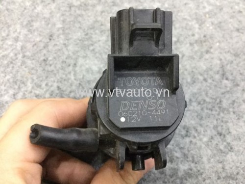 Mô tơ phun nước rửa kính Toyota Fortuner ,2008-2016