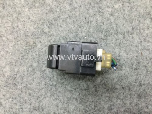 Công tắc đơn bãi Toyota Corolla 1996