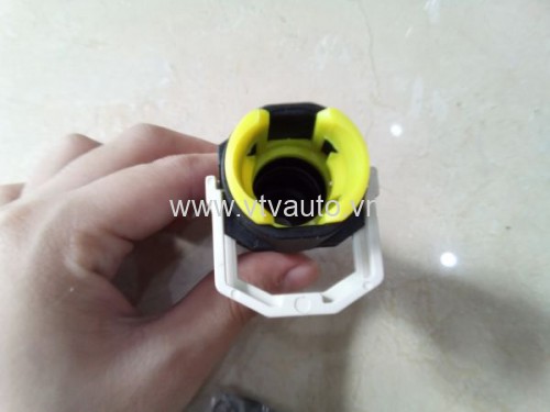 Đầu nhựa cút nước vào dàn sưởi Mazda Premacy
