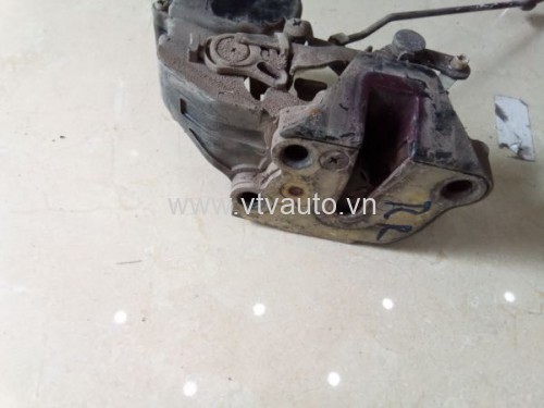 Khóa ngậm sau phải bãi Toyota Corona 1992-1996